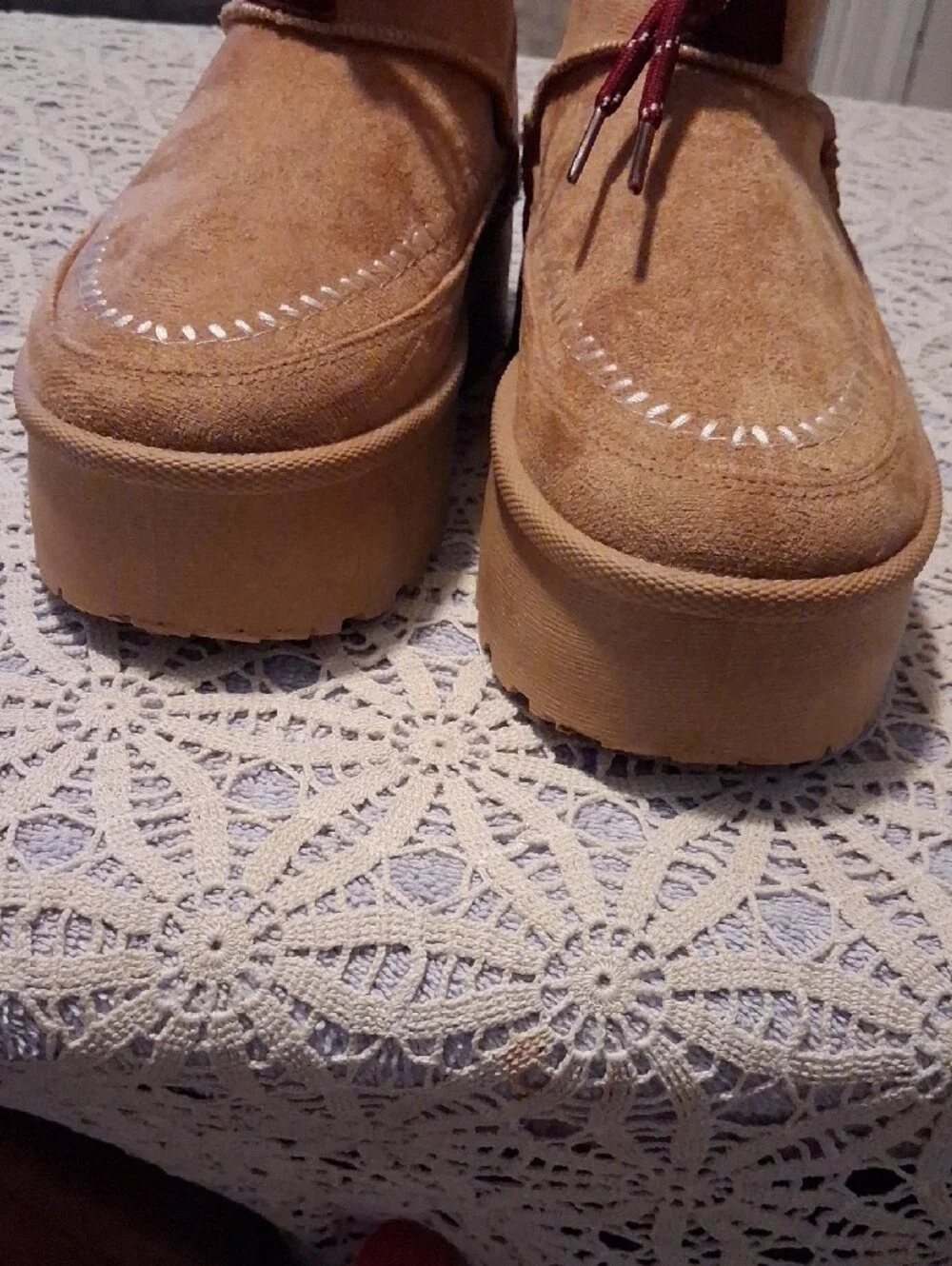 Mudd Kids Tan Suede Boots with Burgundy Laces